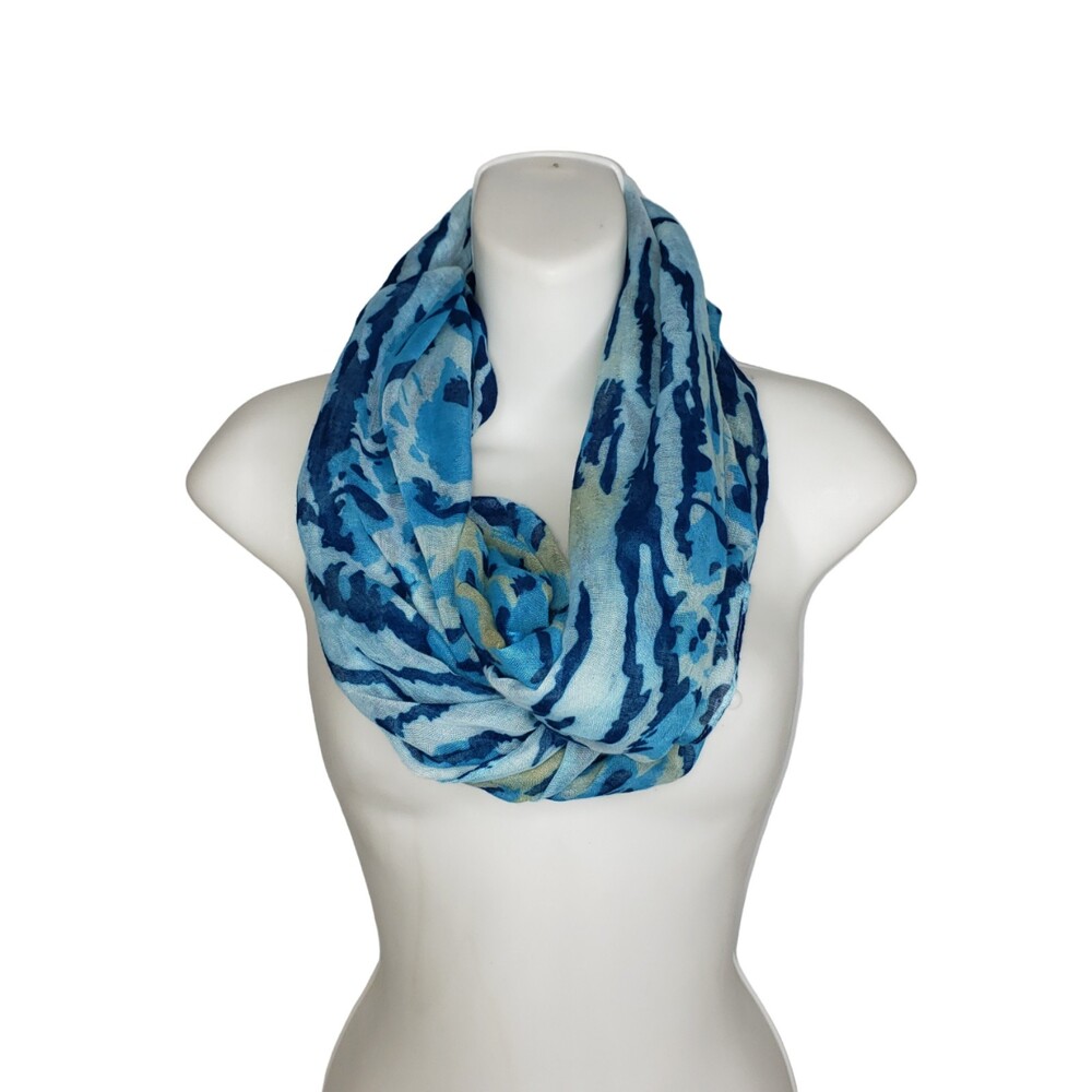 BLUE LEOPARD Infinity Loop Scarf